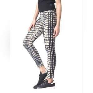 Adidas Originals New York Print Leggings – Crocodile Print – Size M